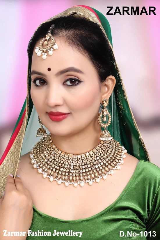 Golden Rivoli Stone Necklace Set – Perfect for Brides & Special Occasion - Image 6